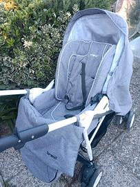 Passeggino con coprigambe