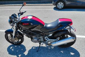 Ducati Monster 620 I.E. Dark (2002) usata a Busca