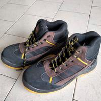 scarpe antinfortunistiche num.40 nuove.