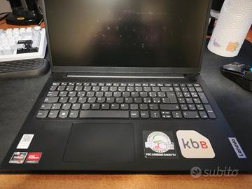 Laptop Lenovo 15.6" 24/256gb