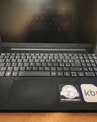 Laptop Lenovo 15.6" 24/256gb