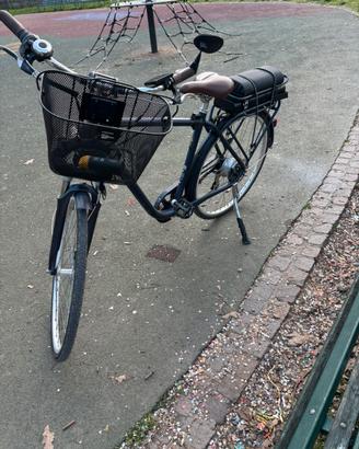 Bici città elettrica a pedalata assistita ELOPS