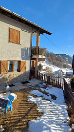 Casa abitabile con terreno adiacente e garage