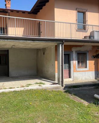 Casa Bondo di Colzate con terrazzo
