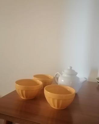 TEIERA E TAZZE IN CERAMICA 