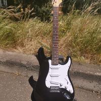 Chitarra Elettrica Stile Stratocaster Nera