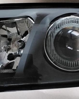 Fanali anteriori volvo V50