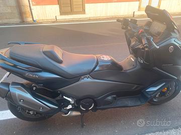 Yamaha tmax 560