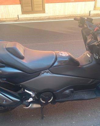 Yamaha tmax 560