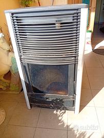 Stufa a pellet marca DZ