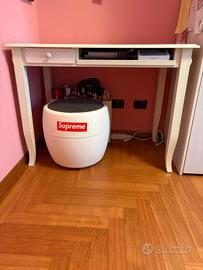 Scrivania/ postazione trucco/ mobile shabby