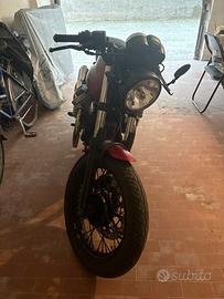 Moto Guzzi V7 Café Classic rossa