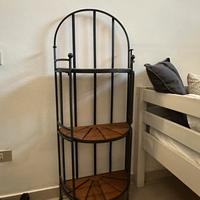 Mobile in ferro e legno