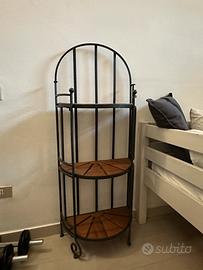 Mobile in ferro e legno