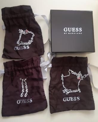 Set gioielli Guess: bracciale, orecchini, collana 