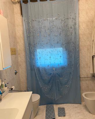 Tenda piu set tappeti da bagno