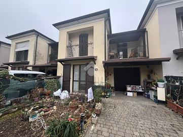 VILLA A SCHIERA A SAN GIORGIO BIGARELLO