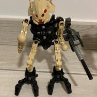 n. 2 personaggi Lego e Hero Facory