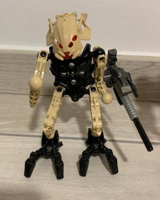 n. 2 personaggi Lego e Hero Facory