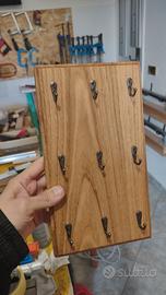 Appendichiavi in legno di castagno - artigianale 