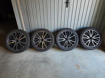 Cerchi in lega con gomme invernali 225/50 R18 95 V