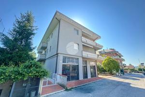 3 LOCALI A TERAMO
