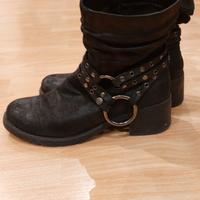 Metal boots