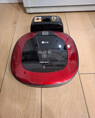 LG Hom-Bot Square