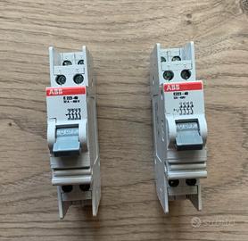 Interruttore modulare abb e233-40 32a 400v