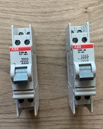 Interruttore modulare abb e233-40 32a 400v