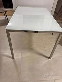 Tavolo con piano in vetro Torsby Ikea