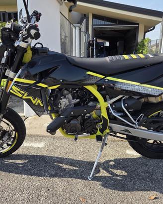 Moto SWM SM 125 R