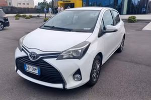 TOYOTA Yaris 1.0 5 porte Cool