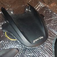 Per Ducati Monster 620, scarichi con viteria e un 