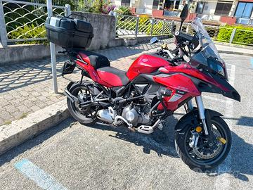 moto Benelli TRK 