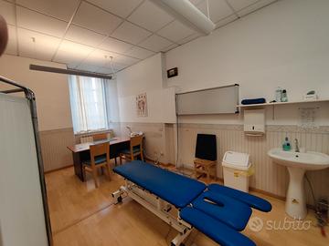 Stanza arredata per Fisioterapia