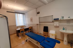 Stanza arredata per Fisioterapia