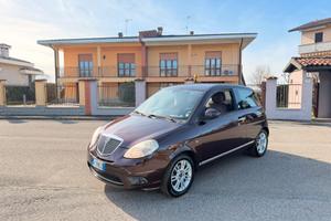 Lancia ypsilon benzina gpl