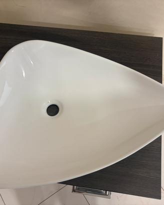 Lavabo da appoggio triangolare