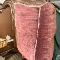 Divano capitonne’ antico