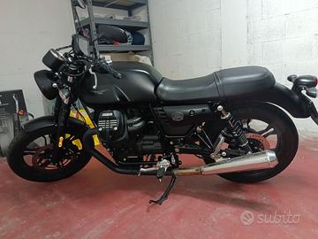 Moto Guzzi V7 III Stone anno 2019