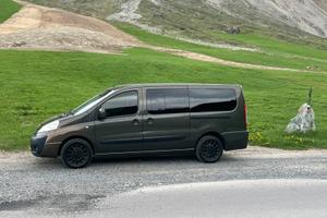 Peugeot 9 posti