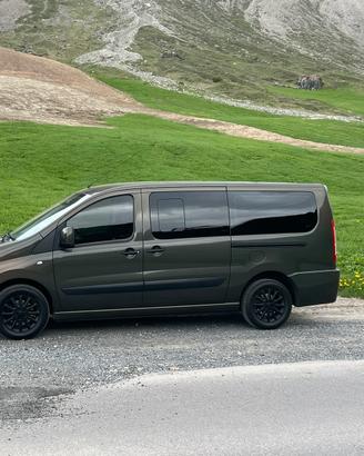 Peugeot 9 posti