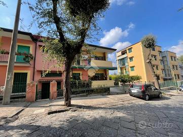 3 LOCALI A POLLENA TROCCHIA