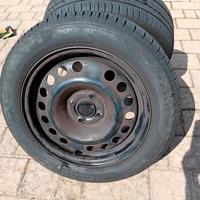 GOMME AUTO CON CERCHI