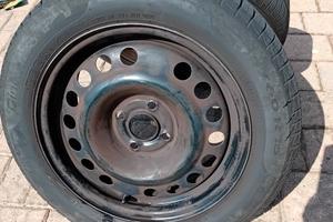 GOMME AUTO CON CERCHI