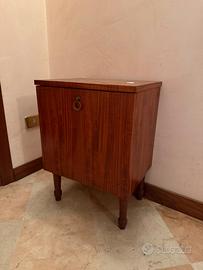 Comodino vintage anni ’50–’60 in legno – modernari