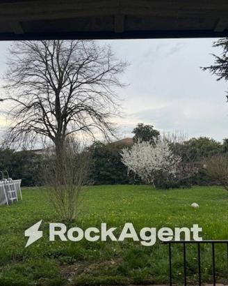Villa di 800 m² con più di 5 locali e box auto a M