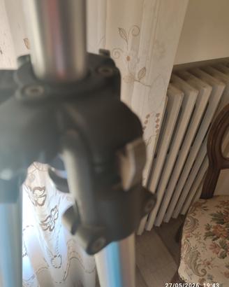 Cavalletto Manfrotto 