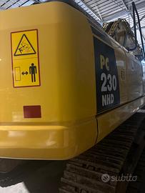 Komats'u PC 230 NHD